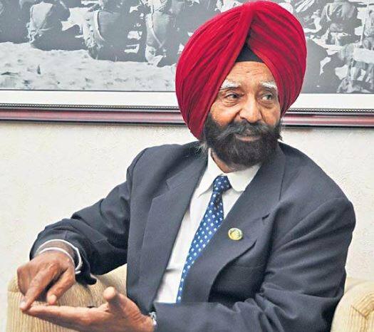 ચંડીગઢ: લોંગેવાલા યુદ્ધના નાયક બ્રિગેડિયર કુલદીપ સિંહ ચાંદપુરીનું શનિવારે મોહાલીની એક પ્રાઈવેટ હોસ્પિટલમાં નિઘન થયું છે. તેઓ 78 વર્ષના હતા. વર્ષ 1971માં ભારત-પાકિસ્તાન યુદ્ધ દરમિયાન મેજર રહેલા ચાંદપુરીએ રાજસ્થાનના લોંગેવાલાની પ્રસિદ્ધ લડાઈમાં માત્ર 120 જવાનો સાથે, પાકિસ્તાની ટેંકોના હુમલાનો જોરદાર સામનો કર્યો હતો અને તેમને ભગાડ્યા હતા. 