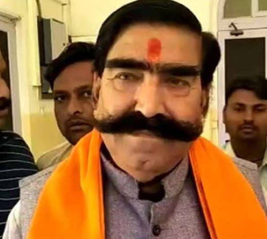 ભાજપે 200 વિધાનસભા બેઠકોમાંથી 170 બેઠકો માટે ઉમેદવારોના નામની જાહેરાત કરી છે. બહાર પાડવામાં આવેલી યાદીમાં અનેક ચર્ચિત ચહેરાને જગ્યા મળી નથી. જેમનું પત્તુ કપાયું તેમાં સૌથી ચર્ચિત નામ અલવરની રામગઢ સીટથી ધારાસભ્ય જ્ઞાનદેવ આહૂજાનું છે. 