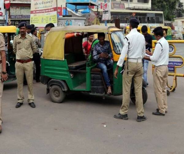 પોલીસ કમિશનરે કહ્યું, એક સરવે મુજબ અમદાવાદમાં માત્ર 36 ટકા લોકો હેલમેટ પહેરે છે. જ્યારે દિલ્હીમાં આ રેશિયો 96 ટકા છે. મારું લક્ષ્ય 96 ટકા અમદાવાદીને હેલમેટ પહેરતાં કરવાનું હોવાથી ટ્રાફિક ડ્રાઈવ ચાલું રહેશે.