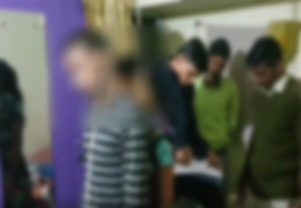 પોલીસને પ્રાથમિક તપાસમાં દંપતીની આત્મહત્યા કરવાનું કારણ જાણવા મળ્યું નથી. એટલું જાણવા મળ્યું હતું કે, દંપતીના છ મહિના પહેલાં જ લગ્ન થયા હતા. જેમણે અગ્મય કારણોસર આત્મહત્યા કરીને જીવન ટૂંકાવ્યું હતું.