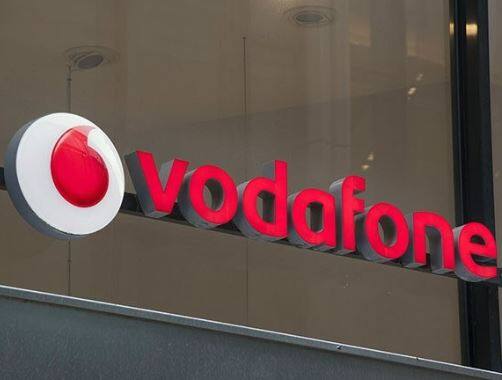 વોડાફોનની આ કેશબેક ઓફર માટે તમારે My Vodafone એપ યૂઝ કરવી પડશે. આ કેશબેક 50-50 રૂપિયાના વાઉચર તરીકે આપવામાં આવશે. 399, 458 અને 509 રૂપિયાના રિચાર્જ પર આ કેશબેક મળશે. આ ત્રણેય વોડાફોનના અનલિમિટેડ પ્લાન છે. જેમાં 1.4 GB 4G ડેટા અને અનલિમિટેડ કોલિંગ મળે છે. 399 રૂપિયાના પ્લાનમાં 70 દિવસની વેલિડિટી મળે છે, જ્યારે 458 રૂપિયાના પ્લાનમાં 84 દિવસની વેલિડિટી મળે છે, જ્યારે 509 રૂપિયાના પ્લાનમાં 90 દિવસની વેલિડિટી મળે છે. 