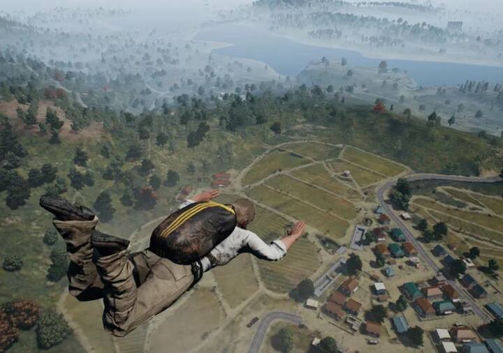 નવા અપડેટ બાદ આ ગેમમાં હોલીવુડ ફિલ્મ સુસાઇડ સ્કવોયના કેરેકટર્સ હાર્લી ક્વિન અને જોકર પણ જોવા મળશે. આ ઉપરાંત અસોલ્ટ રાઇફલ એમ762 પણ મળશે. વેપન્સને રિવેંપ કરવામાં આવ્યા છે. નવા બેકપેક્સ, વ્હીકલ્સ, એરોપ્લેન અને પેરાશૂટ પણ મળશે. આ અપડેટમાં સેનહોક મેપ્સમાં કેટલા બદલાવ પણ જોવા મળશે અને ઉપરાંત સ્કૂટર્સ પણ દેખાશે.