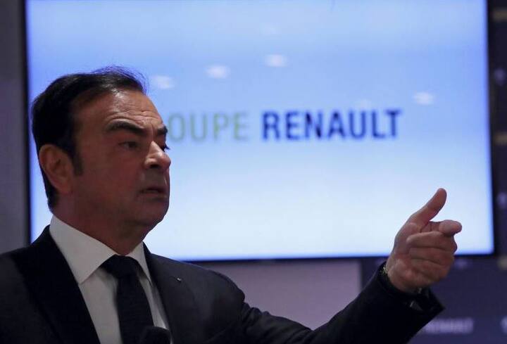 રોયટર્સના એક રિપોર્ટ મુજબ, ઘોસન તથા કેલી સામે તપાસમાં જણાયું હતું કે, બંને અધિકારીઓ છેલ્લા થોડા વર્ષોથી નાણાકીય ગરબડી કરતા હતા. મામલો સામે આવ્યા બાદ નિસાનના સીઈઓ હિરોતો સાઇકાવાએ કંપનીની બોર્ડ સામે ઘોસનને હટાવવાનો પ્રસ્તાવ રાખશે. કાર્લોસ ફ્રાન્સની કાર નિર્માતા કંપની રેનોના પણ ચેરમેન અને ટોપ એક્ઝિક્યુટિવ છે.