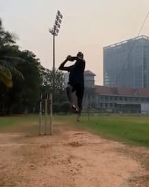 60 દિવસ બાદ મેદાન પર આવ્યો ટીમ ઇન્ડિયાનો આ ઓલરાઉન્ડર, પ્રેક્ટિસ કરીને કહ્યું- હું તૈયાર છું