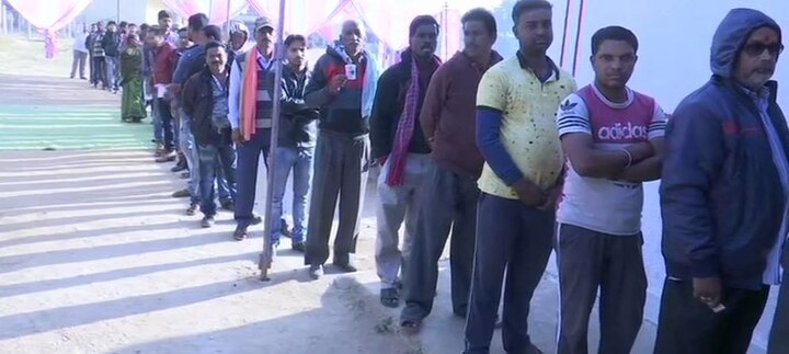 રાજ્યમાં આ વખતે ત્રીકોણીયો જંગ થવાની સંભાવના છે. જેમાં એક તરફ ભાજપ છે, તો બીજી તરફ કૉંગ્રેસ. જ્યારે માયાવતી અને અજીત જોગીનું ગઠબંધન રાજ્યમાં ત્રીજા માર્ચા તરીકે ઉભરીને સામે આવ્યું છે.
