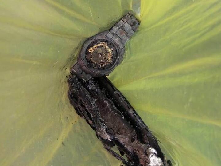 પોલીસે કારમાંથી મૃતદેહના અવશેષો કબજે કર્યા હતાં. કારમાંથી બિલ્ડરની કાંડા ઘડિયાળ મળી આવી હતી. આ કાંડા ઘડિયાળ મીહિર પંચાલ જ પહેરતા હોવાનું સ્વજનોએ કહેતા તેના આધારે ઓળખ કરવામાં આવી હતી. તાલુકા પીએસઆઇ બી.ડી. જાડેજાએ કહ્યું હતું કે, FSLની ટીમને બોલાવી છે, DNAના પણ નમૂના લેવડાવીશું. કાંડા ઘડિયાળના કારણે તેની ઓળખ થઇ છે.