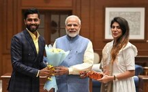 રવિન્દ્ર જાડેજા-પત્ની રિવાબાએ PM મોદીની લીધી મુલાકાત, મોદીએ ટ્વિટ કરીને શું લખ્યું?