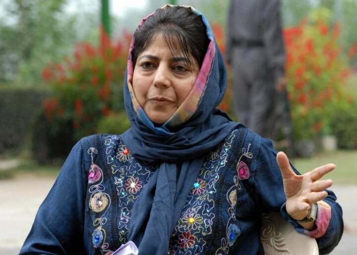 જો ત્રણેય પક્ષો ભેગા થઈને સરકાર રચશે તો મેહબૂબા મુફ્તી મુખ્યમંત્રી નહીં બને તેવી સંભાવના છે. સરકારની કમાન પીડીપીના વરિષ્ઠ નેતાના હાથમાં પણ હોઈ શકે છે. 2014 વિધાનસભા ચૂંટણી બાદ નેશનલ કોન્ફરન્સે પીડીપીને સમર્થન આપવાની વાત કરી હતી પરંતુ તે ફગાવીને ભાજપ સાથે ગઠબંધન કરી સરકાર રચી હતી.