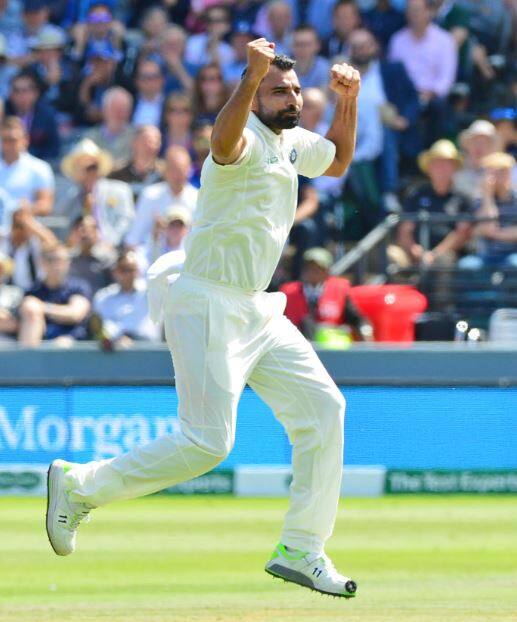 તેણે એમ પણ કહ્યું કે, અહીંયા જેટલી બોલિંગ કરીશ તેટલો ઓસ્ટ્રેલિયામાં વધારે ફાયદો થશે. મારા માટે મેચમાં બોલિંગ કરવી તૈયારીની સૌથી શ્રેષ્ઠ રીત છે. શમીની તુલનામાં બંગળના નિયમિત સ્ટ્રાઇક બોલર અશોક ડિંડાએ 19 અને ઈનાશ પોરેલ તથા મુકેશ કુમારે અનુક્રમે 18 તથા 14 ઓવર બોલિંગ કરી હતી.