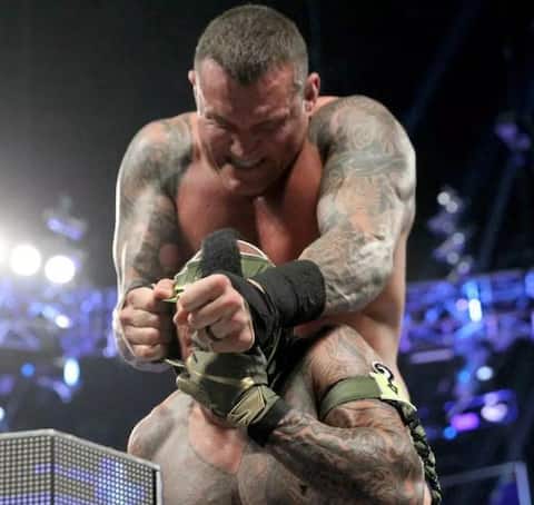 WWE રેસલિંગમાં મીસ્ટેરિયોનું માસ્ક ઉતારવાનું રેન્ડી ઓર્ટનને ભારે પડ્યું, પ્રાશસને ફટાકાર્યો દંડ WWE રેસલિંગમાં મીસ્ટેરિયોનું માસ્ક ઉતારવાનું રેન્ડી ઓર્ટનને ભારે પડ્યું, પ્રાશસને ફટાકાર્યો દંડ