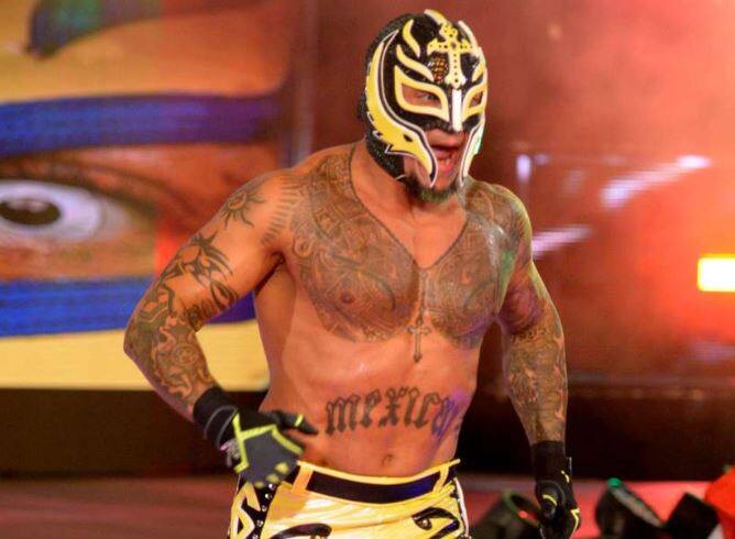  ઉલ્લેખનીય છે કે, ડબ્યૂજડબલ્યૂઈના તમામ રેસલર માટે નિયમ બનાવેલા હોય છે. જેને લઈને રે મીસ્ટેરિયો હંમેશા રિંગમાં માસ્ક પહેરીને આવે છે. WWE રિંગમાં તે ક્યારેય માસ્ક વગર જોવા મળ્યો નથી પરંતુ રેન્ડી એ WWEના બનાવેલા નિયમના ધજાગરા ઉડાડી દીધાં હતા. અને મીસ્ટેરિયોનું માસ્ક ઉતારી લીધું હતું. જેને લઈને WWEના પ્રશાસને તેના પર હવે દંડ ફટકાર્યો છે. 