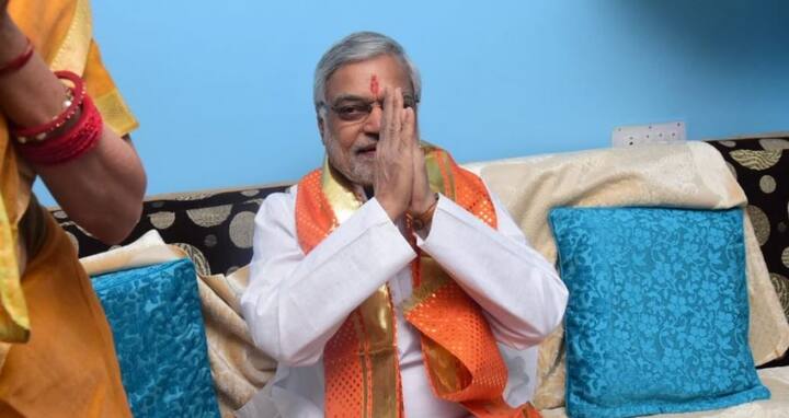 જોશીના આ નિવેદનથી થયેલા ડેમેજને કંટ્રોલ કરવા રાહુલ ગાંધીએ તેની ફટકાર લગાવી હતી. રાહુલ ગાંધીએ કહ્યું હતું કે, 