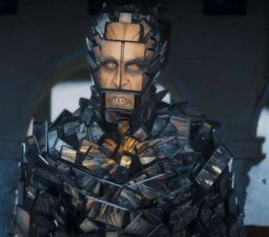 મીડિયા રિપોર્ટ્સ મુજબ રજનીકાંતની 2.0 બાહુબલીને પછાડીને 7500 સ્ક્રીન પર રિલીઝ થશે. ફિલ્મને રિલીઝ પહેલા જ એડવાન્સ બૂકિંગ લગભગ 120 કરોડ રૂપિયાની કમાણી કરી લીધી છે. રિલીઝ પહેલા 100 કરોડનો આંકડો પાર કરનારી તામિલ ફિલ્મ બની ગઈ છે. પ્રભાસની બાહુબલીને 7000 સ્ક્રીન પર રિલીઝ કરવામાં આવી હતી.