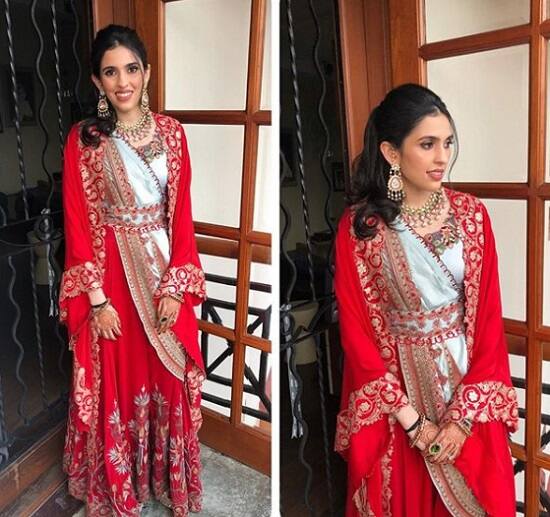 શ્લોકા મહેતાનો જન્મ દેશના મોટા બિઝનેસમેન રશેલ મહેતાના ઘરે થયો છે. રશેલ મહેતા રોઝી બ્લૂ ડાયમંડના માલિક અને સીઈઓ છે. ભારતની ટોપ ફાઈવ સૌથી મોટી હીરા કંપનીઓમાં તેમની કંપનીનો સમાવેશ થાય છે.