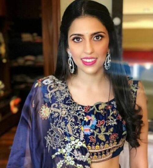 નોંધનીય છે કે શ્લોકા મહેતા પોતાના ભાઈ-બહેનોમાં સૌથી નાની છે. શ્લોકા મહેતા એક્સરસાઈઝ અને યોગ પર પણ ધ્યાન આપે છે.