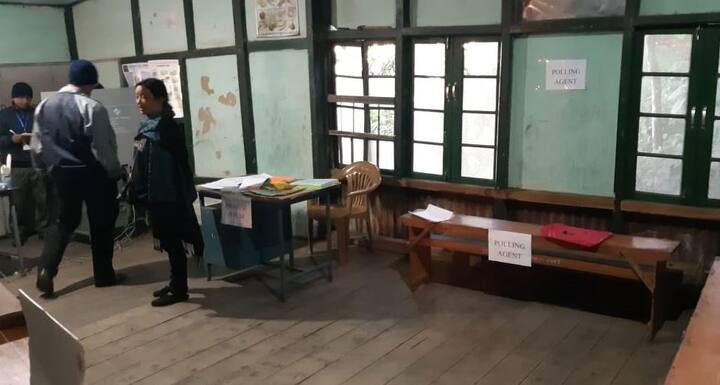 મિઝોરમ વિધાનસભા ચૂંટણી ભાજપ માટે ખૂબ મહત્વપૂર્ણ છે. અહીં જો ભાજપ કોંગ્રેસને હરાવી દેશે તો પૂર્વોત્તરમાં કોંગ્રેસ સાફ થઈ થશે. 2013ની વિધાનસભા ચૂંટણીમાં કોંગ્રેસે 34 સીટ મેળવી હતી. આ વખતે અહીં પીએમ નરેન્દ્ર મોદી, બીજેપી અધ્યક્ષ અમિત શાહ અને કોંગ્રેસ અધ્યક્ષ રાહુલ ગાંધીએ ચૂંટણી રેલી કરી હતી.