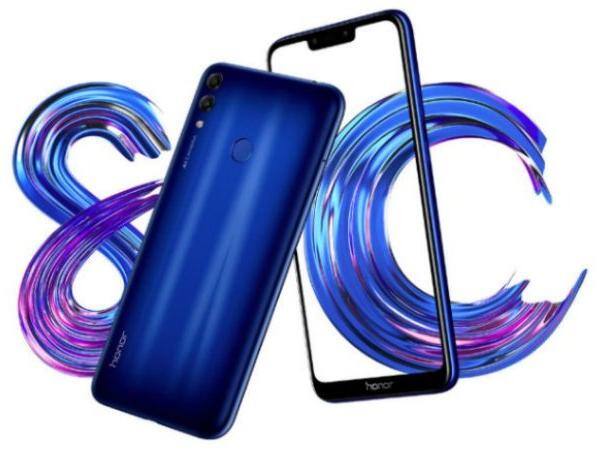 આ સ્માર્ટફોનના 4 જીબી રેમ અને 32 જીબી સ્ટોરેજની કિંમત 11,999 રૂપિયા છે, જ્યારે સ્માર્ટફોનના 4 જીબી રેમ અને 64 જીબી સ્ટોરેજ વેરિયન્ટની કિંમત 12,999 રૂપિયા છે. કંપનીએ આ સ્માર્ટફોનની સાથે ઓનર બેન્ડ 4 પણ લોન્ચ કર્યો છે.