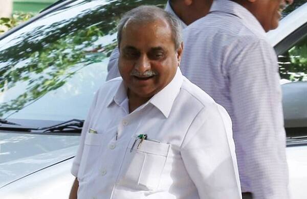 નીતિન પટેલ પર શુક્રવારે સર્જરી થઈ ગયા બાદ તેઓ રવિવારે ગુજરાતમાં પરત ફરશે તેવું સુત્રો દ્વારા જાણવા મળ્યું છે. જ્યારે ટ્રિટમેન્ટ લઈને નીતિન પટેલ બે સપ્તાહ આરામ કરે તેવી શક્યતા છે.