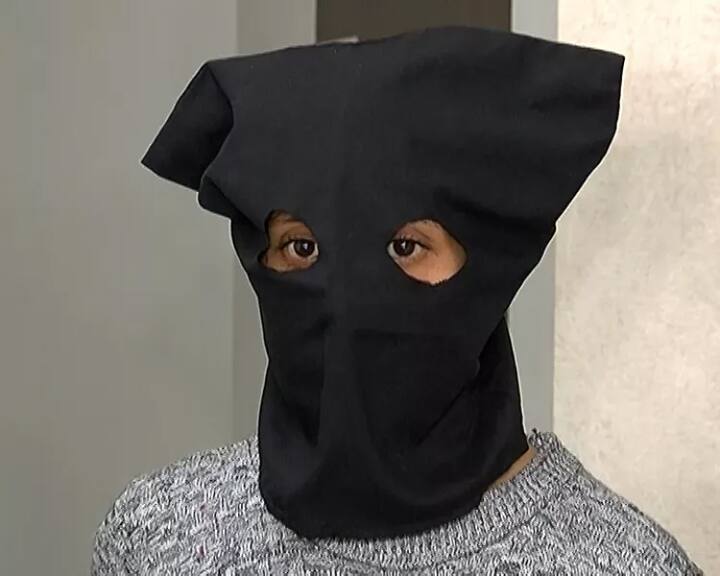 આ વીડિયોમાં તે યુવકો પાસે એવું પણ બોલાવડાવતી કે, તેઓ અહીંયાં પોતાની જાતે સંજના સાથે સેક્સ માણવા માટે આવ્યા હતા અને સ્થાનિકોએ તેમને ઝડપી લીધા પછી તેમનાં કપડાં કાઢીને તેમની આ હાલત કરી છે. આ પ્રકારનો વીડિયો બન્યા પછી કોઈ યુવક ફરિયાદ કરવાની હિંમત નહીં કરે એવું સંજના માનતી.