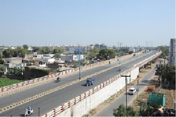 હિંમતનગરની સાબરડેરીથી કાંકણોલ સુધીના માર્ગ પર 830 મીટરથી 910 મીટર લંબાઈના 4 ઓવર બ્રીજ બનાવવામાં આવવાના છે જેના કારણે સાબરડેરીથી કાંકણોલ સુધીનો અકસ્માત ઝોન બની ગયેલ ભારે અવર-જવર વાળો હાઈવેની સમસ્યાથી છૂટકારો થશે. આ કામગીરી મોટા ભાગે દોઢેક વર્ષમાં પૂર્ણ કરવામાં આવનાર છે અને તેની પાછળ અંદાજે રૂ. 700 કરોડનો ખર્ચ થનાર છે. 
