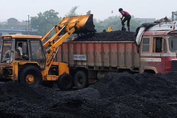 Coal Shortage: देश में खड़ी हो सकती है बिजली की समस्या, 72 पावर प्लांट में बचा सिर्फ 3 दिन का कोयला Electricity problem may arise in the country, only 3 days of coal left in 72 power plants: Ministry of Power Coal Shortage: देश में खड़ी हो सकती है बिजली की समस्या, 72 पावर प्लांट में बचा सिर्फ 3 दिन का कोयला