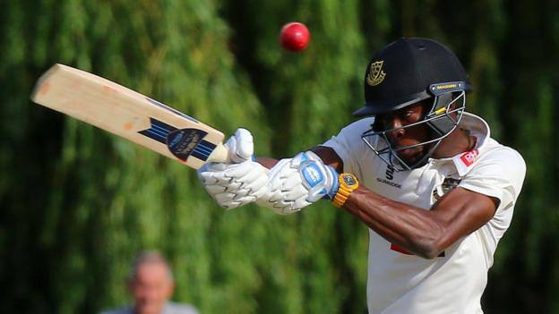 ઇસીબીએ એક પ્રેસ કૉન્ફરન્સમાં જણાવ્યું કે તેમને દેશની બહારથી આવેલા ખેલાડીઓ માટે નિયમોમાં ફેરફાર કર્યો છે. આ ફેરફાર એક જાન્યુઆરી 2019થી લાગુ થઇ જશે. 