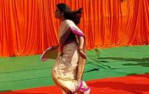 CM યોગી આદિત્યનાથ આવતાં કયા મહિલા IAS પી.ટી.ઉષાની જેમ દોડ્યા, લોકો જોતાં રહી ગયા