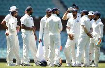 વિરાટ કોહલીએ બેટિંગમાં નહીં બોલિંગમાં પણ અજમાવ્યો હાથ, જાણો શું આવ્યું પરિણામ