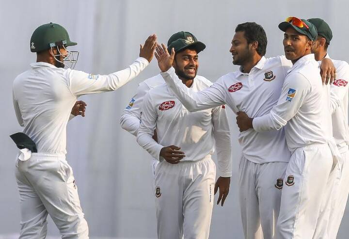 બીજા દિવસના અંતે વેસ્ટ ઈન્ડિઝનો સ્કોર 5 વિકેટના નુકસાન પર 75 રન છે. હેટમાયર 32 અને ડાઉરિચ 17 રને રમતમાં છે.