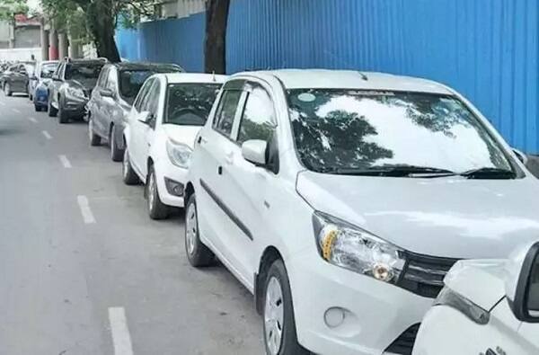 એટલું જ નહીં વાહનોને ડિસ્પોઝ કરવાની પણ જોગવાઈ છે. આ માટે ‘પાર્કિંગ સેલ’ બનાવી એક્ઝિક્યુટીવ ઈજનેર સહિતના નીચે સ્ટાફ મુકીને કાર્યવાહી કરવામાં આવશે. રિંગરોડ પર 50 ટકા વાહનો પાર્ક થતાં હોય છે તેવી રીતે મોટેભાગના મુખ્ય રસ્તાઓ તેને જોડતાં આંતરિક જાહેર રસ્તાઓ જેવા સુરતમાં ઘણાં આવા સ્થળો છે ત્યાં ઓન સ્ટ્રીટ પાર્કિંગ ચાર્જ લાગુ થશે. 