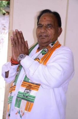 કોંગ્રેસ તરફથી ધીરજ શિંગાળા, લલિત વસોયા, અવસર નાકિયા, ગજેન્દ્ર રામાણી, ભોળાભાઈ ગોહિલ, રણજિત મેણિયા, વિનુ ધડુક, સોમાભાઈ ગાંડાભાઈ પટેલ તથા નાથાભાઈ વાસાણી એમ 9 ઉમેદવારોએ ફોર્મ ભર્યા છે. આ પૈકી કોના નામની જાહેરાત થાય છે તેના પર સૌની મીટ મંડાયેલી છે.