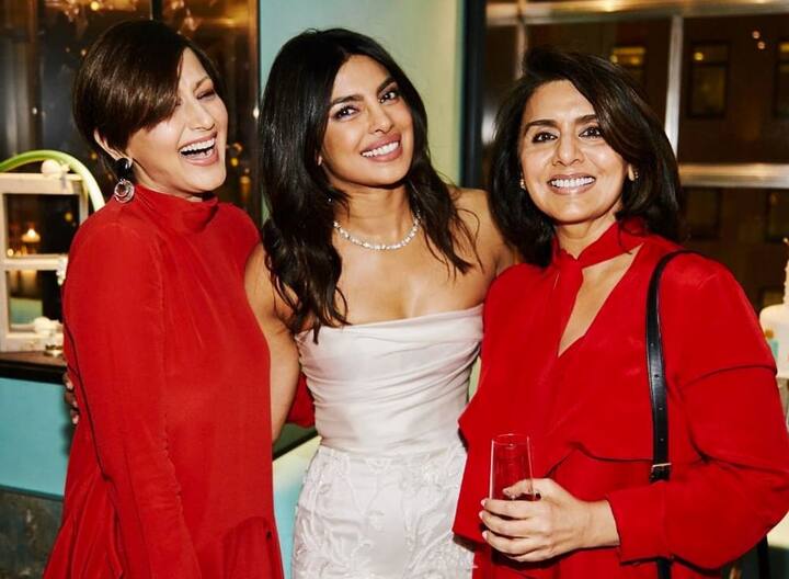 અમેરિકામાં કેન્સરની સારવાર દરમિયાન સોનાલી બેંદ્રે પ્રિયંકા ચોપરાની પ્રી વેડિંગ પાર્ટીમાં પણ સામેલ થઈ હતી.