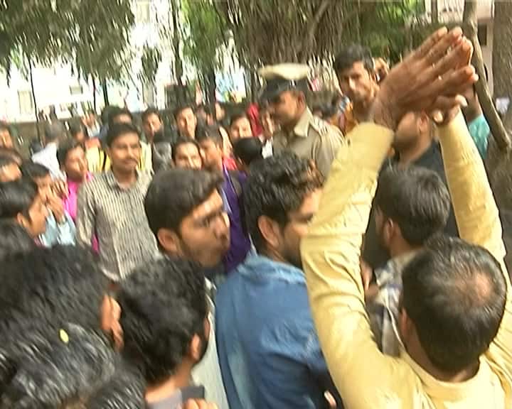 પોલીસના કહેવા પ્રમાણે, ઘટનાની ગંભીરતાને જોતા 20 લોકોની પૂછપરછ કરાઇ છે. સૌથી મોટો પ્રશ્ન એ છે કે પેપર લીક ક્યાંથી થયું? પેપર પ્રિન્ટિંગ પ્રેસ અથવા સ્ટ્રોંગ રૂમમાંથી લીક થયું હોવાની શંકા સેવવામાં આવી રહી છે, ત્યારે આ રહસ્ય બહાર લાવવા માટે તપાસની પ્રક્રિયા શરૂ થઈ ચુકી છે. ATS અને ક્રાઇમબ્રાંચની ટીમ પણ તપાસમાં જોડાઇ છે. ઉત્તર ગુજરાત તરફ તપાસ તેજ કરવામાં આવી છે. આ પેપર લીકનું પગેરું ગાંધીનગર સુધી પણ પહોંચી શકે છે.