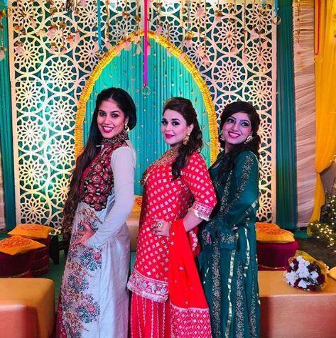 કપિલે આમંત્રણ પત્રિકા માટે ખાસ પંજાબી પરંપરાને અનુસરી સ્પેશિયલ બોક્સ બનાવડાવ્યા હતા. કંકોતરીની સાથે ડ્રાયફ્રૂટ, પંજીરી, બદામ ચણા બાઇટ, મૈસૂર પાક પણ સામેલ હતા.