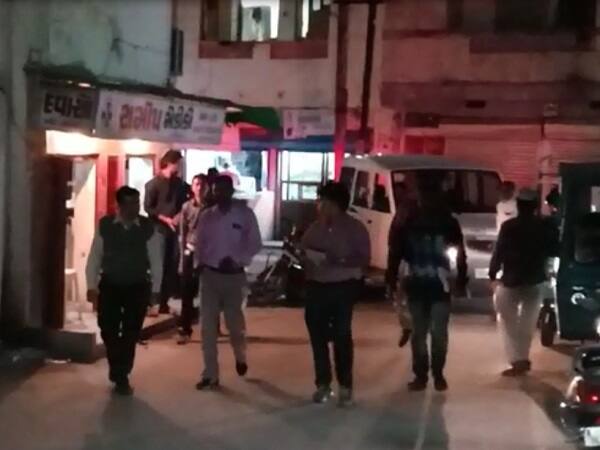 રાજસ્થાન પોલીસ તથા સ્વાસ્થ્ય ટીમ દ્વારા બાતમીના આધારે ડમી પેશન્ટ લઇને સંતરોડ લીંગ પરીક્ષણના ઓપરેશન માટે આવ્યા હતા. સંતરોડ ખાતેથી સોનલબેન ખટવાણીએ કવિતાબેન ખીમાણીની મદદગારીથી લીંગ પરીક્ષણ કરવા ગોધરાની મેટરનીટી હોમના ડોક્ટર વસીમ મન્સુરી ત્યાં કરાવ્યું હતું. આમ ગેરકાયદે લીંગ પરિક્ષણ કરવાના ગુનામાં સોનલબેન તથા ગાડીના ડ્રાઈવર તથા મન્સોરના ડોક્ટરની ઘરપકડ રાજસ્થાન પોલીસે કરી હતી. 