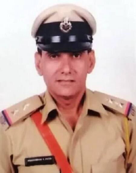 પી.વી. પટેલ વાયરલેસ પીએસઆઈ તરીકે ફરજ બજાવે છે. તે આ પહેલા પોલીસ ભવનમાં નોકરી કરતો હતો અને પોલીસ ભરતી બોર્ડમાં પણ ફરજ નિભાવી ચૂક્યો છે. હાલ તે ડીએસપી ઓફિસમાં કામ કરે છે. જેની પેપર લીક કૌભાંડમાં આજે પોલીસે ધરપકડ કરી હતી.