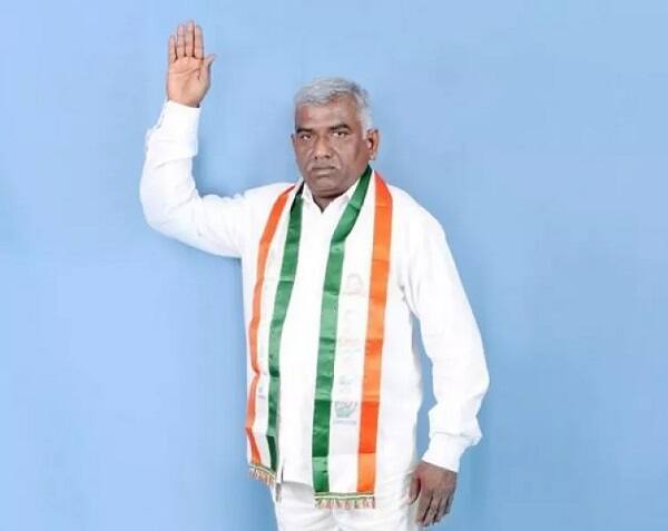 જસદણ વિધાનસભા પેટા ચૂંટણીની જાહેરાત થતાં જ માહોલ જામ્યો છે. રવિવારે કોંગ્રેસના પ્રદેશ પ્રમુખ અમિત ચાવડાએ અવસર નાકિયાનું નામ જાહેર કહ્યું હતું. આ સાથે જ જસદણ બેઠક પરની પેટા ચૂંટણીમાં કોળી નેતાનો ગુરૂ-ચેલાનો જંગ ફાઈનલ થઈ ગયો છે. 