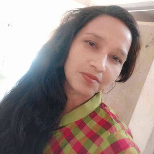 રૂપલના થોડાક વર્ષ અગાઉ છૂટાછેડા થઈ ચૂક્યા છે અને હાલ તે પોતાના બન્ને બાળકો સાથે ગાંધીનગર હોસ્ટેલમાં રહેતી હતી. જોકે, હવે આ બાળકોનું શું કરવું તે બાબત પોલીસ માટે હાલ વિમાસણરૂપ બની ચૂકી હતી. જોકે, એક બાબત સ્પષ્ટ છે કે, રૂપલે બે બાળકોના નિર્વાહ માટે એલઆરડી પરીક્ષાનું પેપર લીક કર્યું હતું.