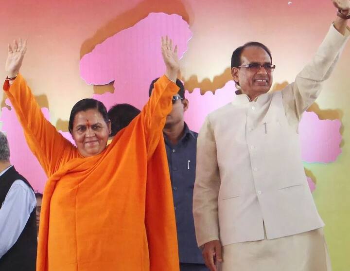 ભાજપના ફાયરબ્રાન્ડ નેતા અને કેન્દ્રીય મંત્રી ઉમા ભારતીએ 2019 લોકસભા ચૂંટણી નહીં લડવાની અચાનક જાહેરાત કરી છે. જોકે તેમણે રાજકારણમાં સક્રિય રહેશે તેમ પણ જણાવ્યું છે. મંગળવારે તેમણે કહ્યું કે, અયોધ્યામાં રામ મંદિરનો મુદ્દો અને આગામી દોઢ વર્ષમાં ગંગા નદીની સફાઈના મુદ્દા પર ધ્યાન કેન્દ્રીય કરવા માંગુ છું તેથી હું 2019 લોકસભા ચૂંટણી લડવા નથી માંગતી.