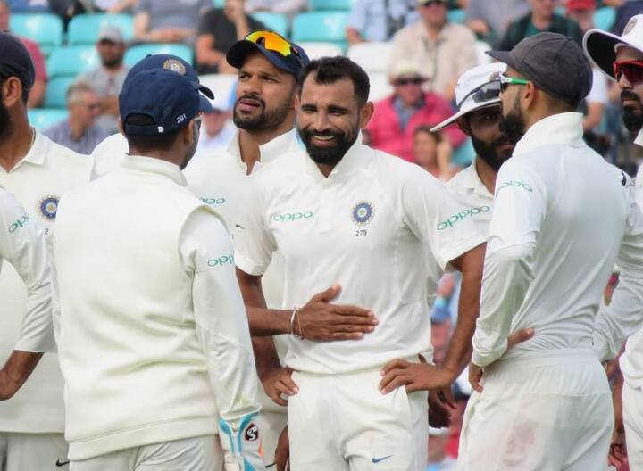 પ્રથમ ટેસ્ટ માટે જાહેર થયેલી ટીમ ઈન્ડિયાઃ વિરાટ કોહલી, અંજિક્ય રહાણે, ચેતેશ્વર પૂજારા, મુરલી વિજય, લોકેશ રાહુલ, રોહિત શર્મા, હનુમા વિહારી, રિષભ પંત, રવિચંદ્રન અશ્વિન, મોહમ્મદ શમી, જસપ્રીત બુમરાહ, ઉમેશ યાદવ.