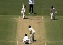 વિરાટે જેની વિકેટ લીધી તે જ બેટ્સમેને તેને આપી શાબાશી, બાદમાં પીચ પર જ ઝૂમવા લાગ્યો વિરાટ, જુઓ તસવીરો