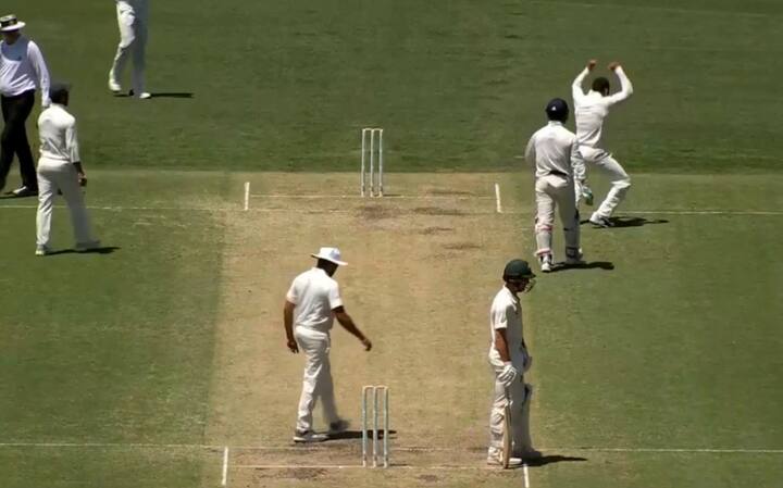 અશ્વિને કહ્યું કે, નવો બોલ લેતાં પહેલા વિરાટ કોહલી ફાસ્ટ બોલર્સને થાકથી બચાવવા માંગતા હતા. આ કારણે કોહલીએ થોડી ઓવર બોલિંગ કરવાનું નક્કી કર્યું. કોહલીએ બોલરોને આરામ આપવા સહિત સદી ફટકારનાર હેરીની વિકેટ પણ લીધી.