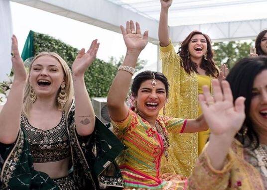 આ લેખની સોશિયલ મીડિયા પર ઘણી ટીકા થઈ રહી છે. જેમાં ઘણા લોકો જાતિવાદી, લૈંગિકવાદી, નિર્દોષ અને અત્યંત ખરાબ હોવાનું જણાવી રહ્યા છે.