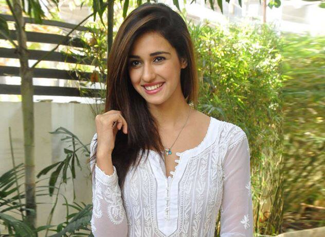 સૂત્રો અનુસાર દિશા તેની આ ફિલ્મ માટે ખૂબ મહેનત કરી રહી છે. નોંધનીય છે કે, ફિલ્મમાં તેની સામે સલમાન ખાન છે અને આ તેની કારકિર્દીની અત્યાર સુધીની સૌથી મોટી ફિલ્મ છે. દિશાને ઘૂંટણના ભાગે ઈજા થઈ છે. 