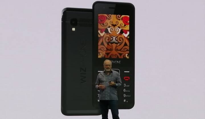 ફોનમાં ગૂગલ આસિટન્ટની વાત કરીએ, તો તેને ઇન્ડોનેશિયાની ભાષામાં એકસેસ કરી શકાય છે અને તમે કમાન્ડ આપીને કોલ કરી શકો છો, મ્યૂઝિક વગાડી શકો છો અને મેસેજ મોકલી શકો છો. હાલ તો આ ફોન ભારતમાં ઉપલબ્ધ નથી પરંતુ એવું માનવામાં આવે છે કે તે ટૂંક સમયમાં ભારતમાં લોન્ચ થશે.