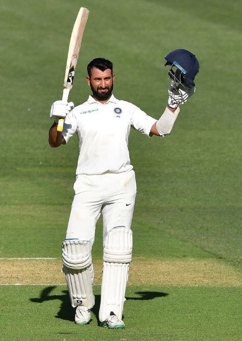 ભારતે પ્રથમ ઈનિંગમાં 250 રન બનાવ્યા હતા. સૌરાષ્ટ્રના રન મશીન ગણાતા ચેતેશ્વર પૂજારાએ 16મી સદી ફટકારવાની સાથે ટીમ ઈન્ડિયાને સન્માનજનક સ્થિતિમાં પહોંચાડી હતી. 