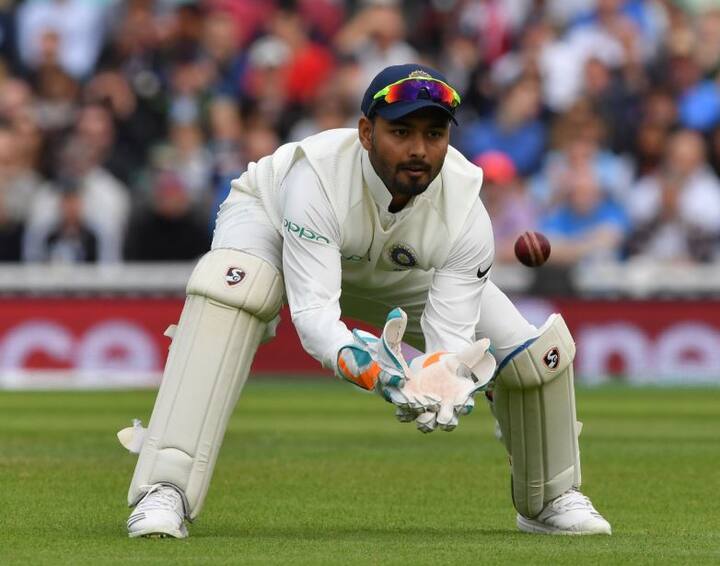 ઉપરાંત રિષભ પંતે ટેસ્ટ ઈનિંગમાં સૌથી વધારે કેચ લેવાના મામલે મહેન્દ્ર સિંહ ધોનીની બરાબરી કરી લીધી છે. ધોનીએ 2009માં ન્યૂઝીલેન્ડ સામે વેલિંગ્ટનમાં રમાયેલી ટેસ્ટ મેચની ઈનિંગમાં 6 કેચ ઝડપ્યા હતા.