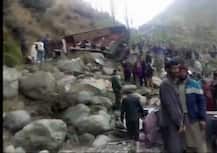 જમ્મુ-કાશ્મીર: મુસાફરોથી ભરેલી બસ ખીણમાં ખાબકી, 11 લોકોના મોત, 19 ઘાયલ