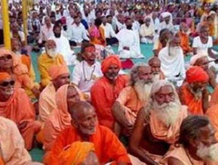 ભૈયાજી જોશીએ સુપ્રીમ કોર્ટને કડક શબ્દોમાં શિખામણ આપતા કહ્યું કે, ન્યાયાલયે પણ લોકોની ભાવનાઓનું સન્માન કરવું જોઈએ. કારણ કે જે દેશમાં ન્યાય વ્યવસ્થા, ન્યાયાલય પ્રતિ અવિશ્વાસ હોય તેનું ઉત્થાન સંભવ નથી, આના ઉપર પણ અદાલતે વિચાર કરવો જોઈએ. 