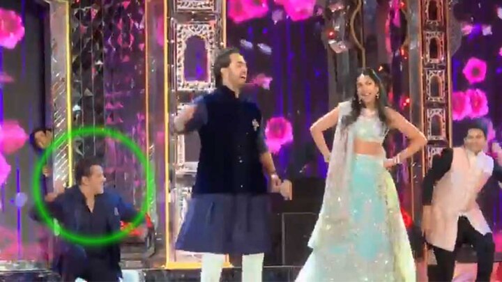 ઈશા અંબાણી અને આનંદ પીરામલની સંગીત સેરેમનીને લઈને હાલમાં અનેક બોલિવૂડ સેલેબ્સ ચર્ચામાં આવ્યા છે. સલમાન ઉપરાંત શાહરૂખ ખાન અને આમિર ખાન પણ એક સાથે ડાન્સ કરતાં જોવા મળ્યા હતા. બન્ને સુપરસ્ટાર્સ લાંબા સમયથી સ્ટેજ પર એક સાથે ડાન્સ કરતાં જોવા મળ્યા હતા.